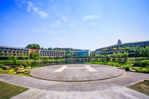 湖畔停机坪图片